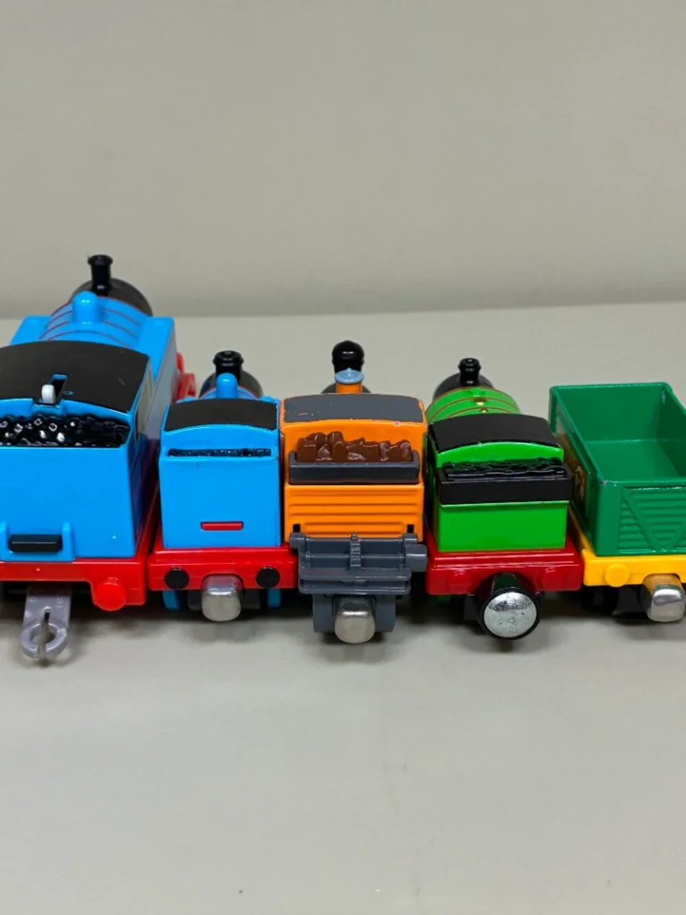 Thomas & Friends Toy Train Lot of 5 Thomas Percy Ferdinand Giraffe Cargo Car